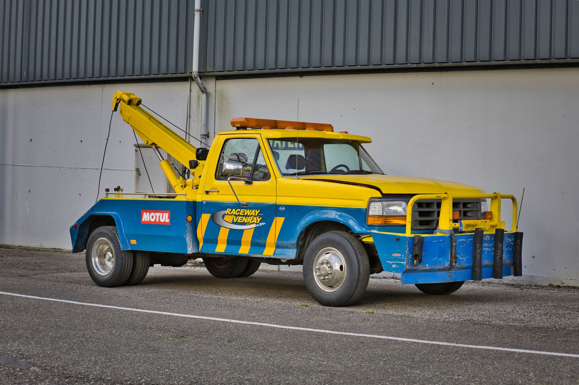 Remorquage Voiture équipe à Les Mureaux